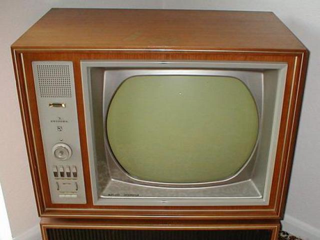 Kush e shpiku televizorin e parë?