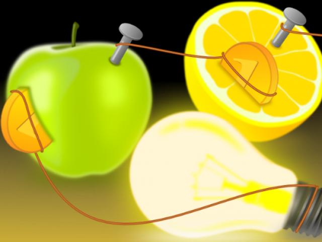 Baterije iz limone, jabolka, pomaranče, čebule Zakaj ne morete preživeti samo z enim 