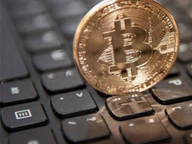 Bitcoin, generujeme coiny ve společném fondu Co je to generátor bitcoinů